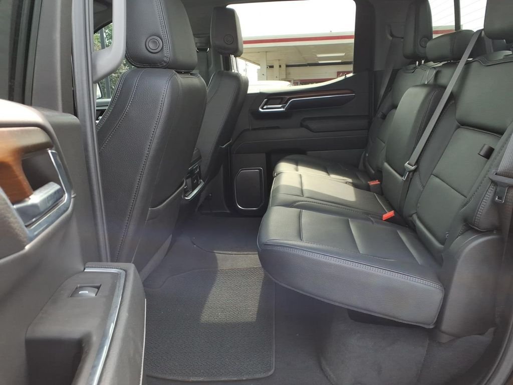 Used 2024 Onyx Black GMC Denali image 5