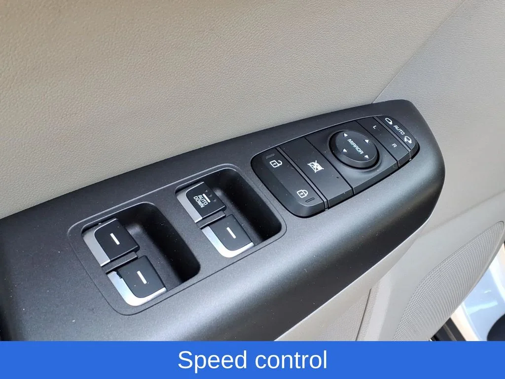 Used 2020 Silver Kia S image 20