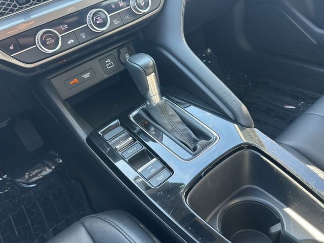 Used 2023 White Acura  image 22
