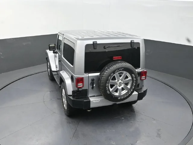 Used 2013 Silver Jeep Sahara image 24
