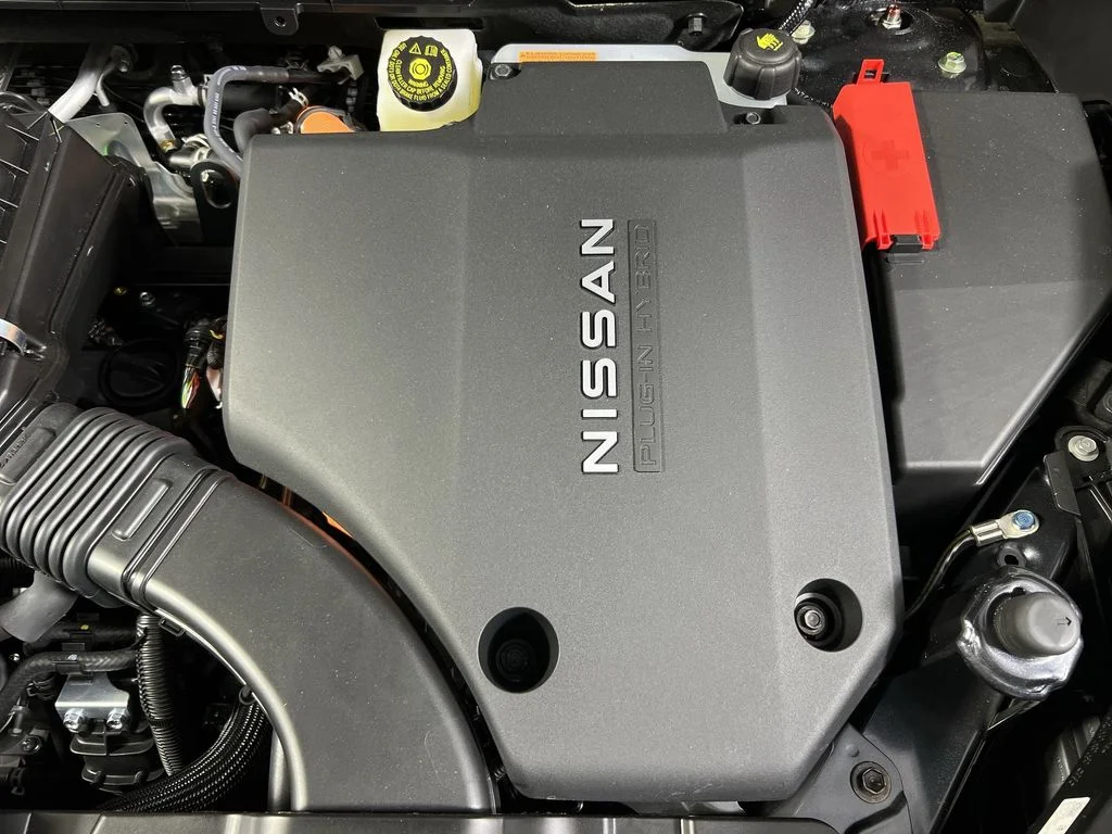 New 2026 Gray Nissan Platinum image 18