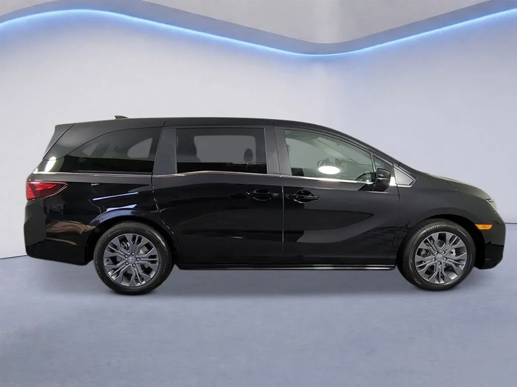 New 2026 Crystal Black Pearl Honda Touring image 6