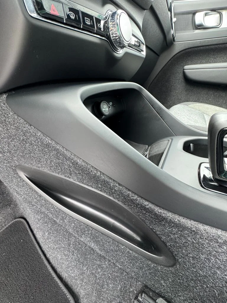 2024 Volvo XC40 Core - Photo 25