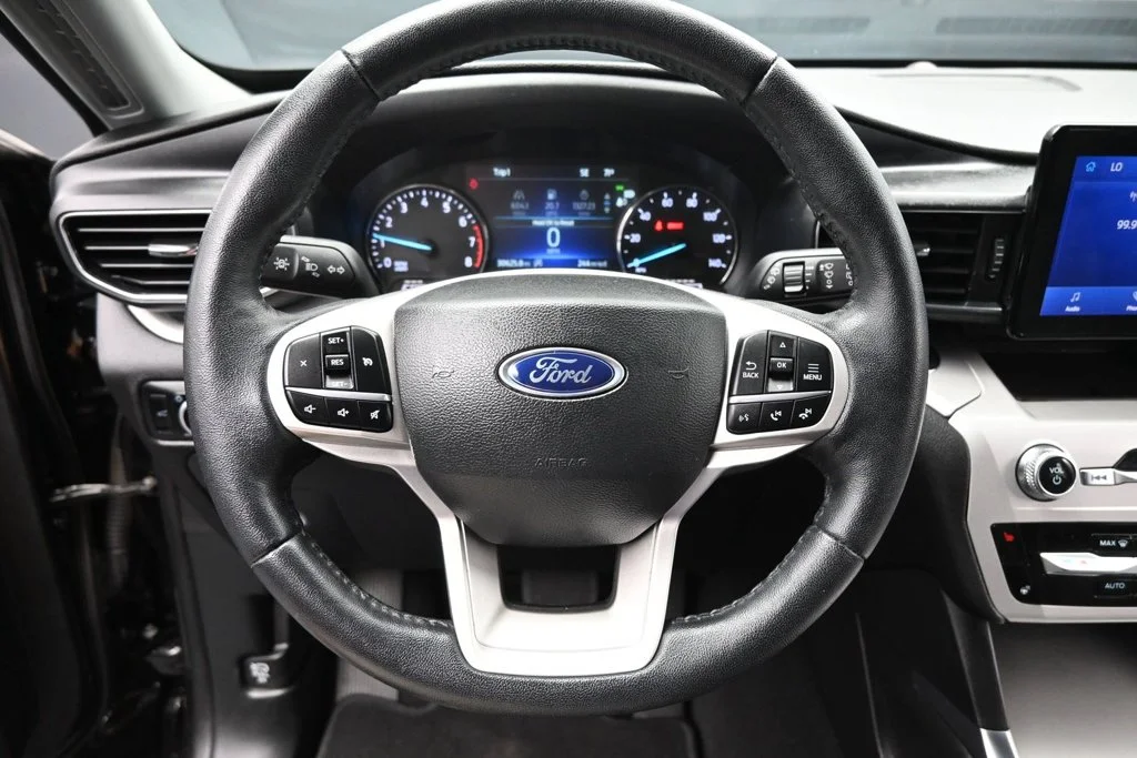 Used 2023 Black Ford XLT image 11