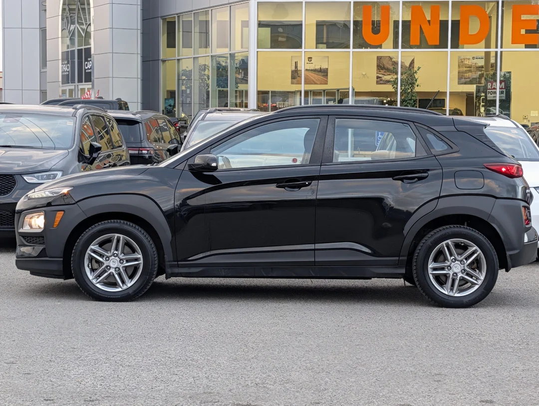 Used 2020 Black Hyundai Essential - - FWD - 2.0L 4-Cyl - Lane Keep Assist - Forward Collision Warning - Backup Cam & More! image 5
