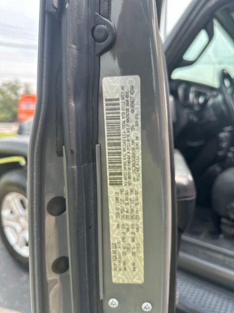 Used 2019 Gray Jeep Sport S image 4