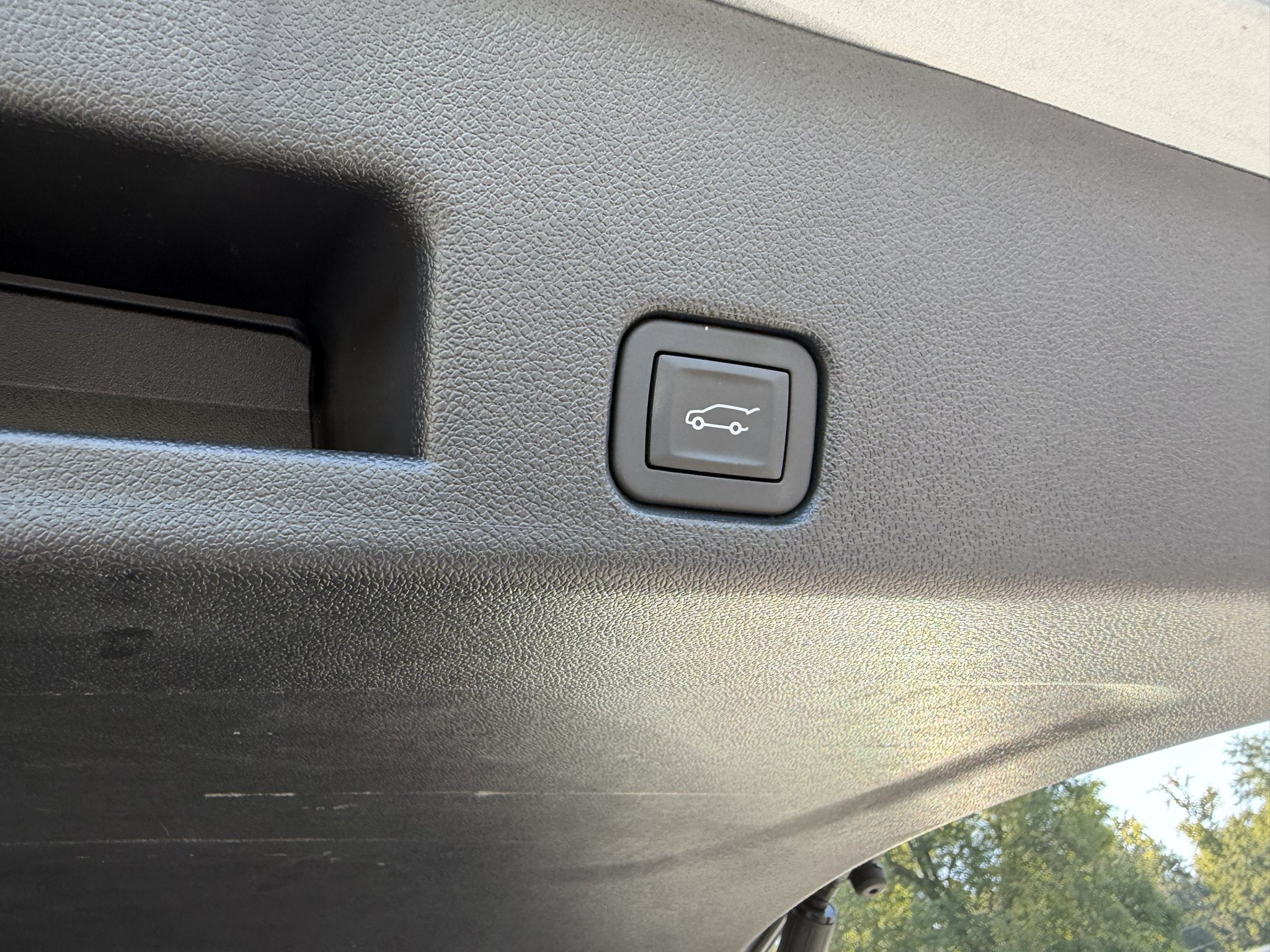 Used 2026 Sterling Gray Metallic Chevrolet FWD LT image 17