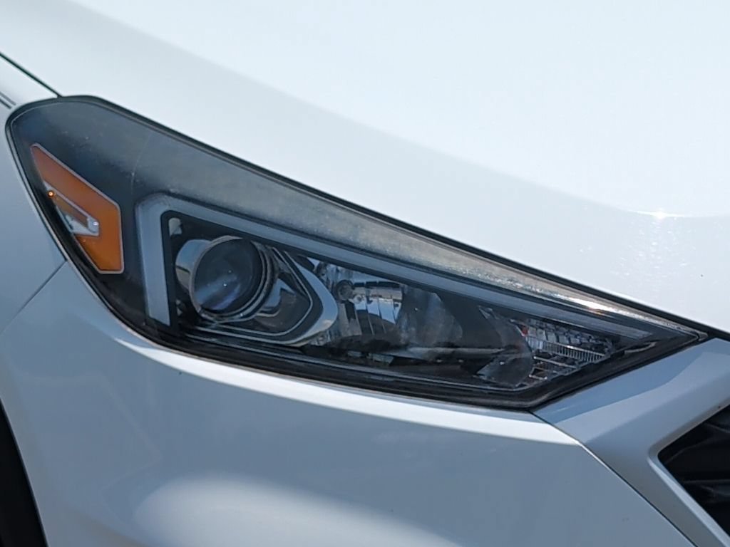 Used 2020 Winter White Hyundai Value image 40