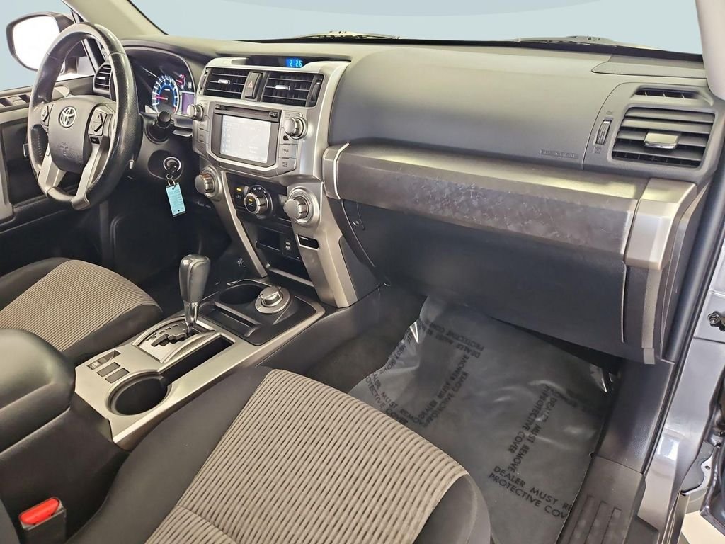 Used 2016 Gray Toyota SR5 image 29