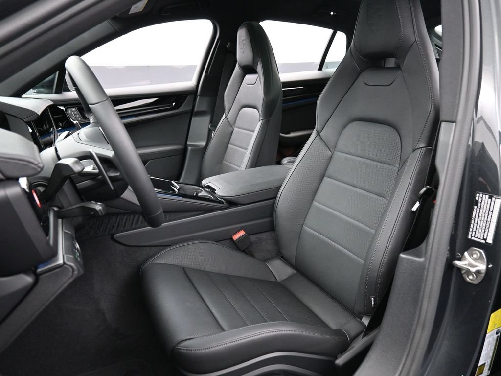 2026 Porsche Panamera 4 photo 4