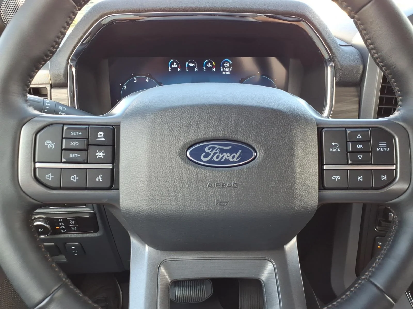 Used 2024 Iconic Silver Ford Lariat image 26