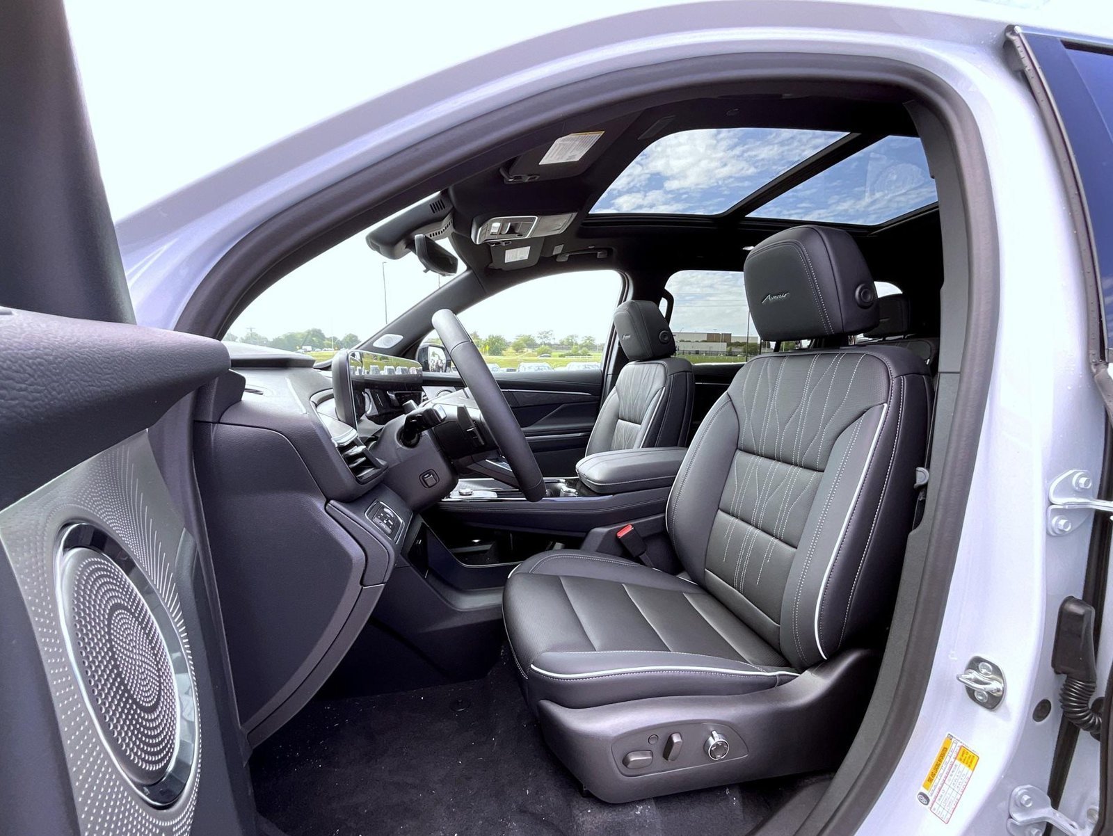 2027 Buick Enclave Avenir - Photo 10