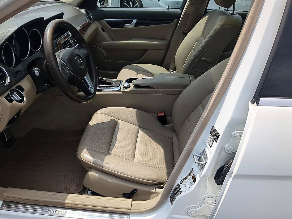 Used 2014 Diamond White Metallic Mercedes-Benz C 250 image 16
