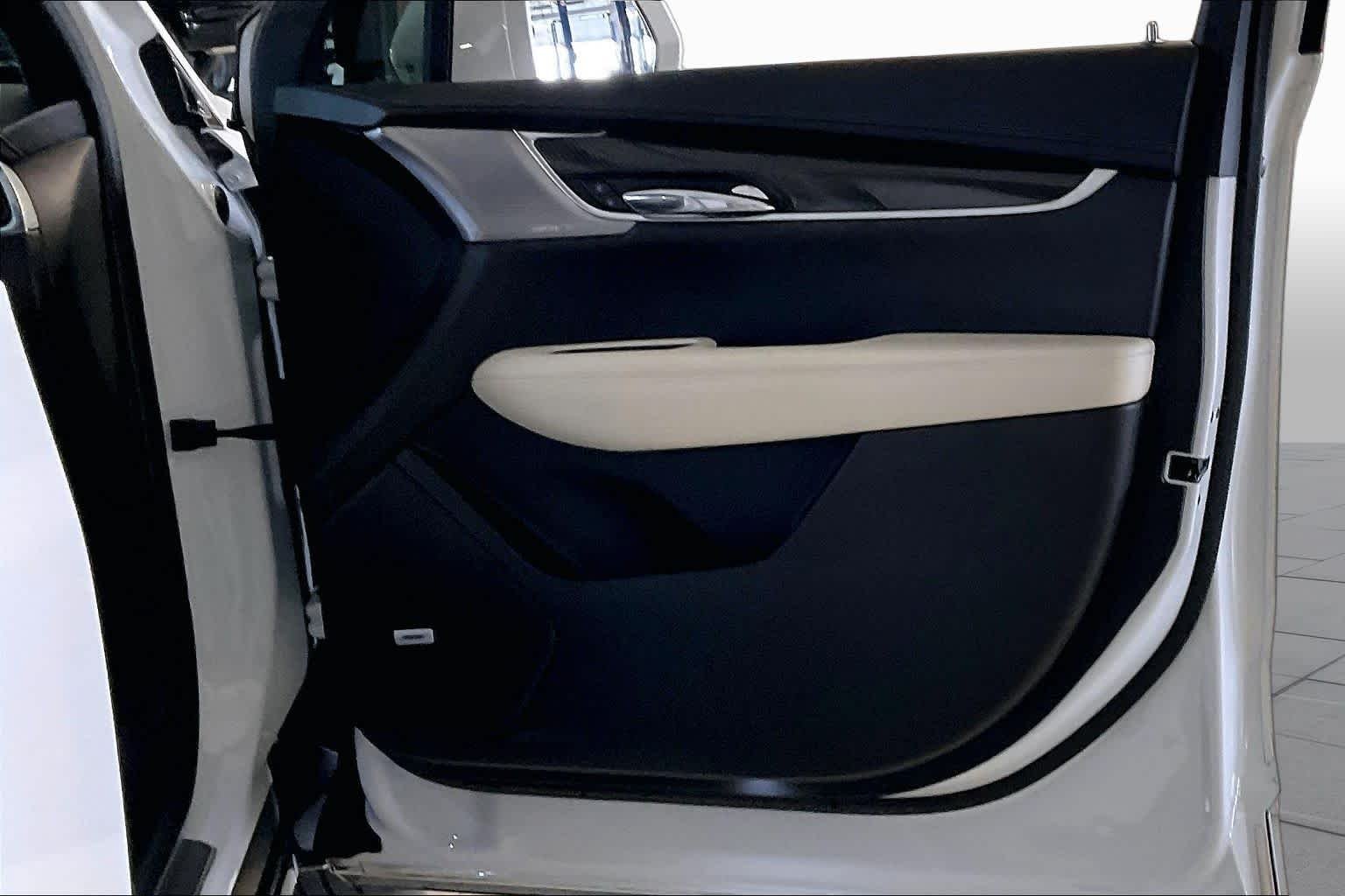 Used 2020 Crystal White Tricoat Cadillac AWD Sport image 21