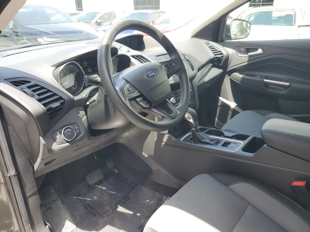 Used 2018 Gray Ford SE image 21