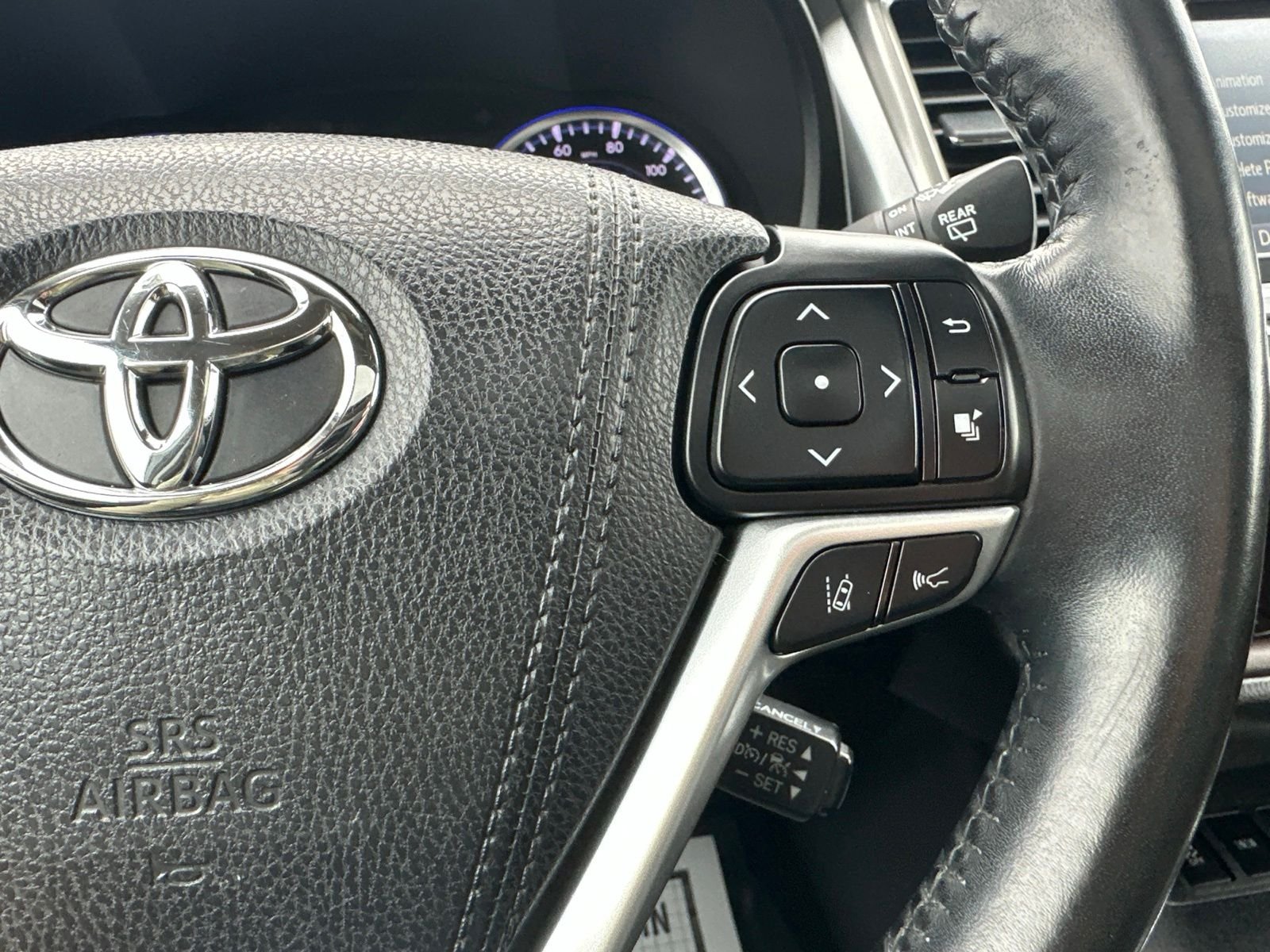 Used 2017  Toyota XLE image 58