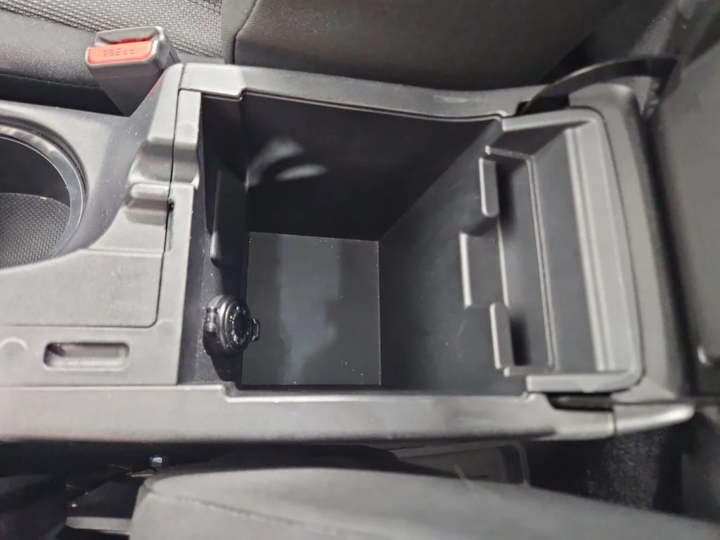 Used 2020 Silver Subaru Base image 25