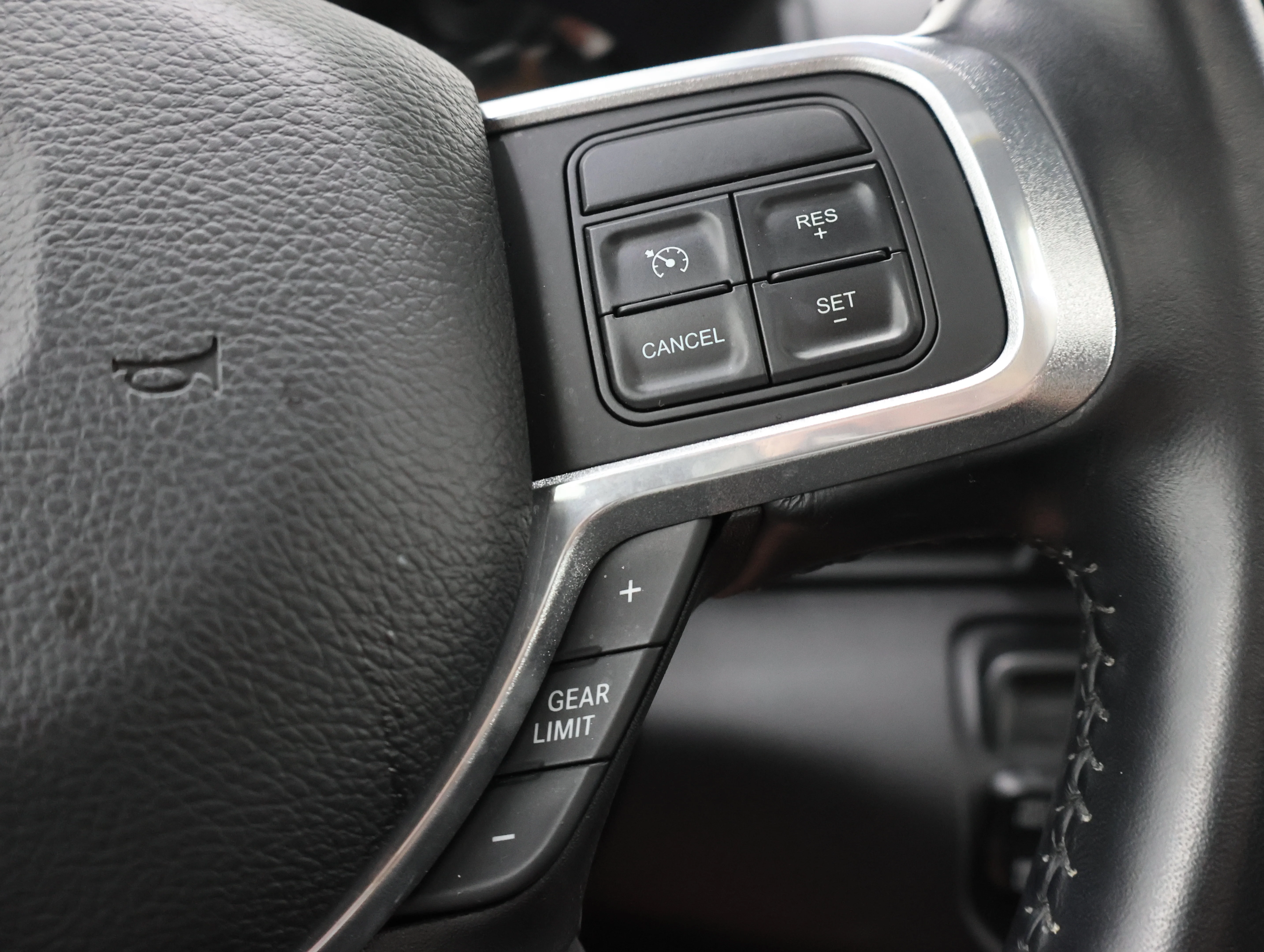 Used 2022 Pearl White Ram Laramie image 15