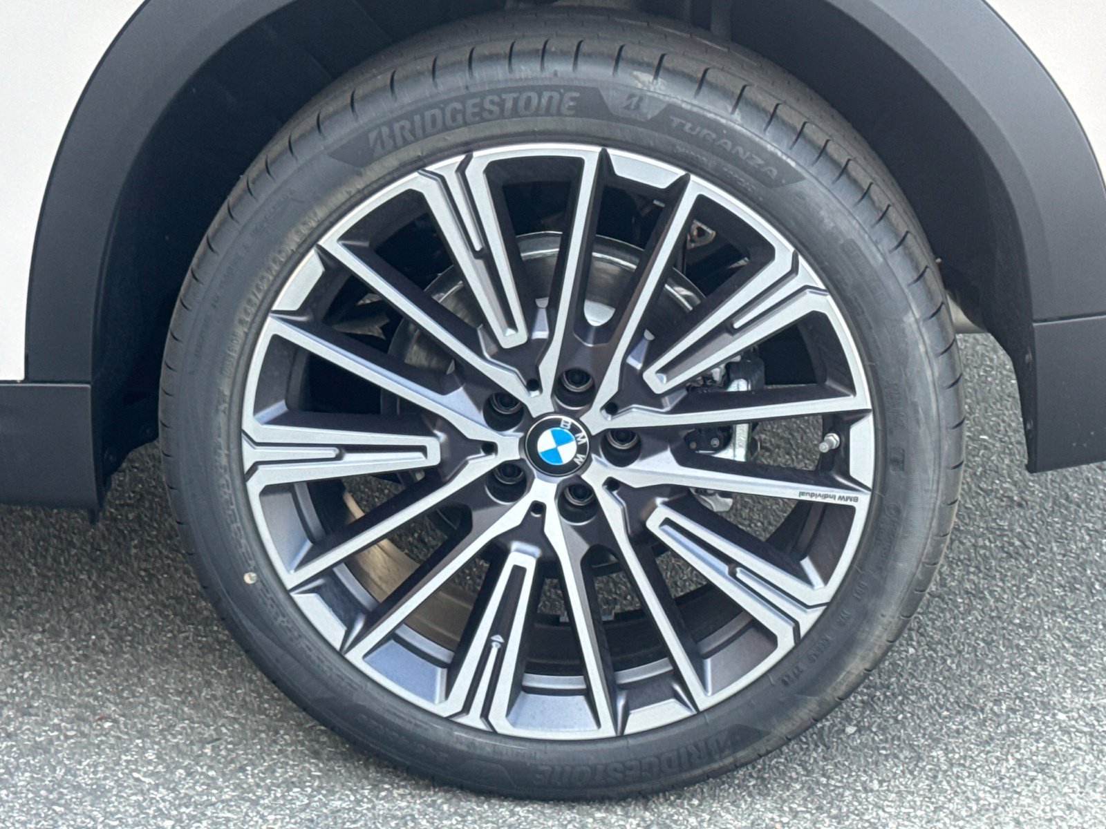 New 2027 Dune Grey Metallic BMW xDrive28i image 18
