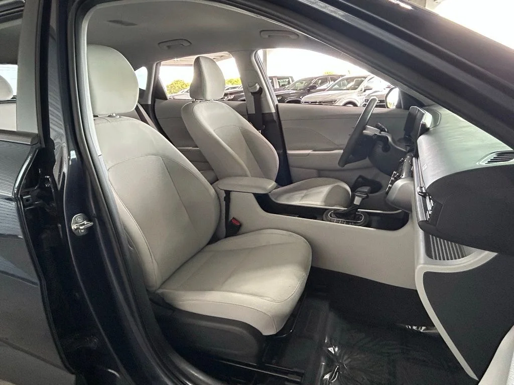 Used 2024 Denim Blue Pearl Hyundai SE image 13