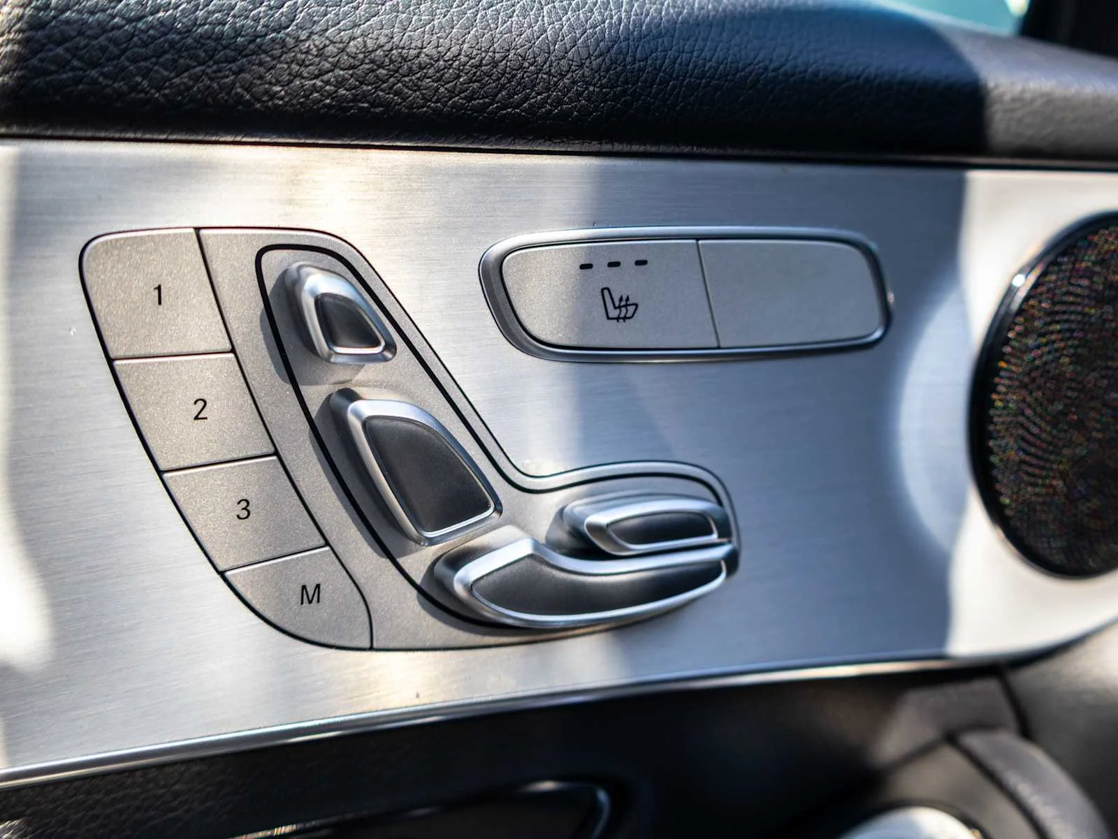 Used 2020  Mercedes-Benz GLC 300 image 18