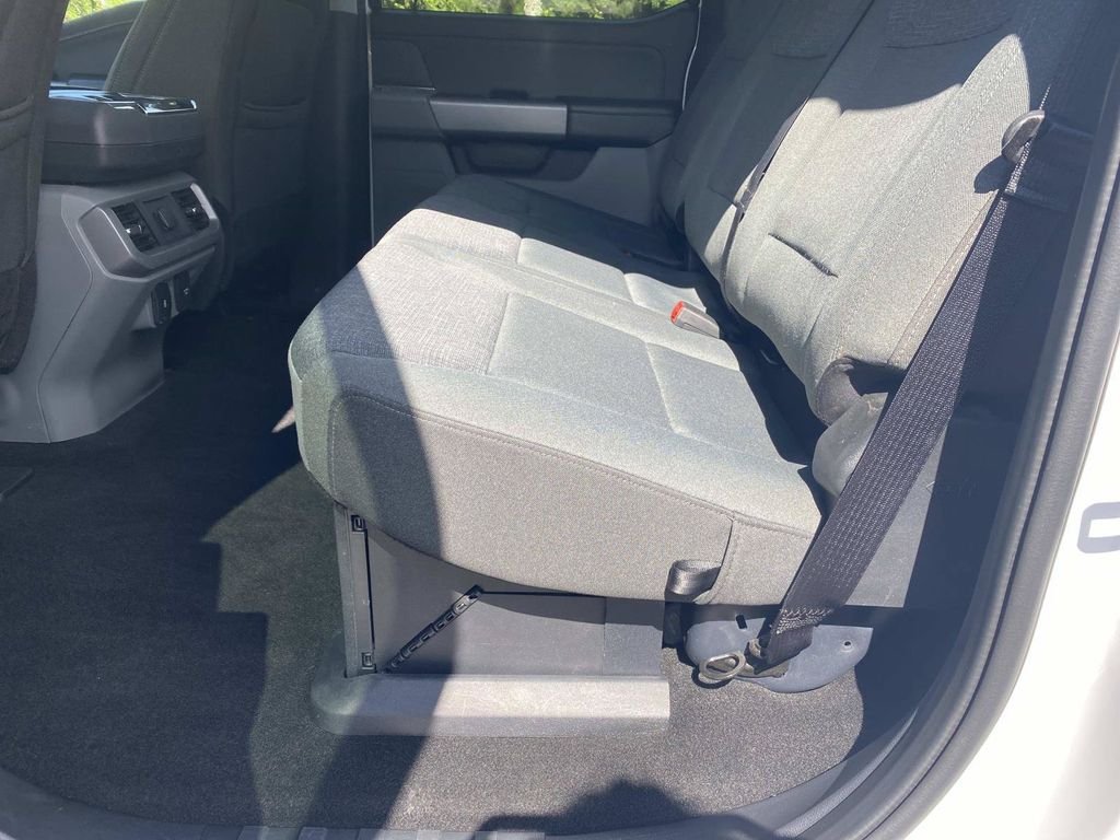 Certified Used 2024 Oxford White Ford XLT image 15
