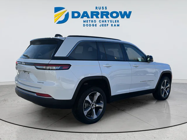 New 2026 Bright White Clear-Coat Exterior Paint Jeep Limited image 5