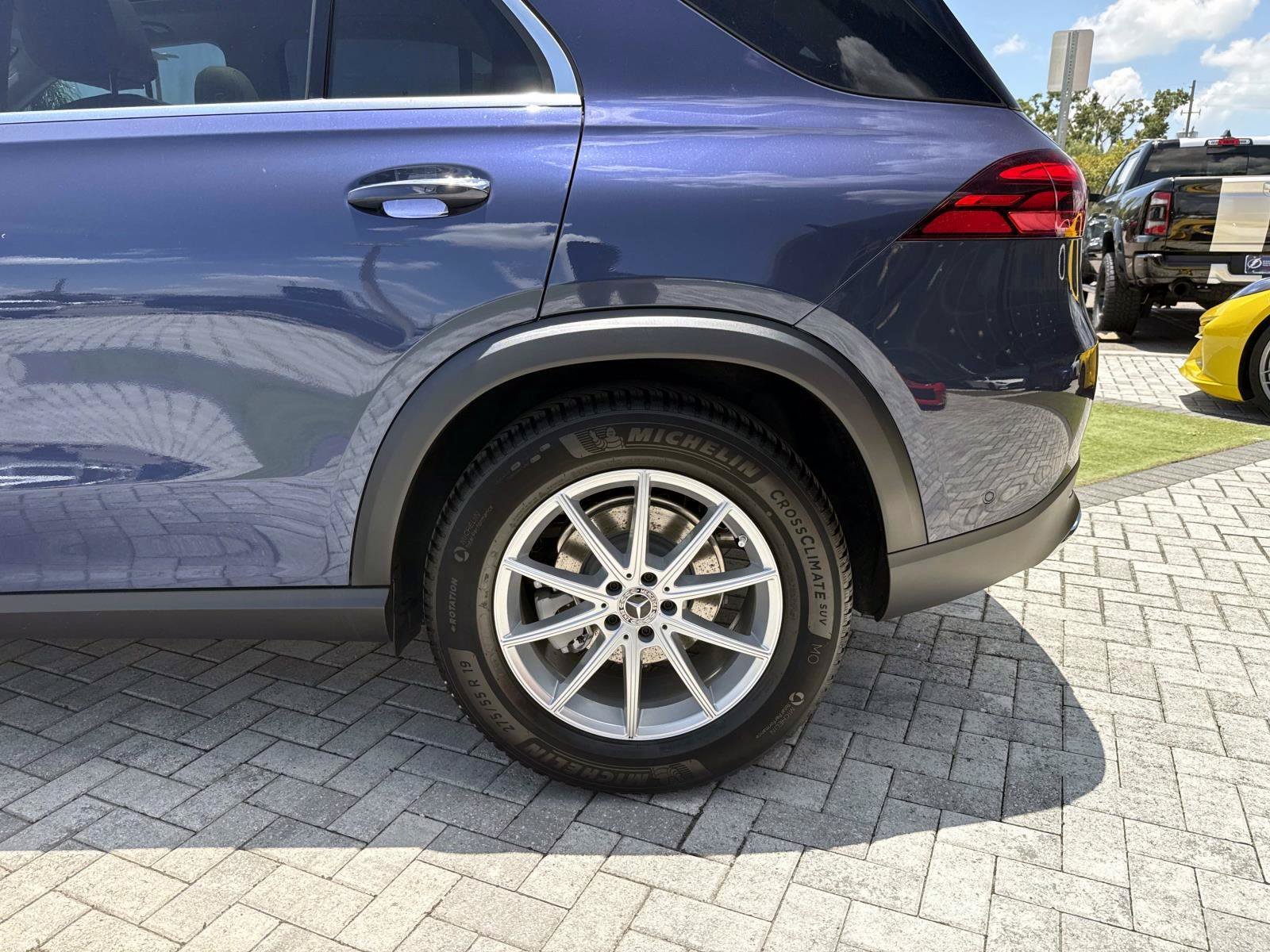 New 2026 Twilight Blue Metallic Mercedes-Benz 350 SUV image 11