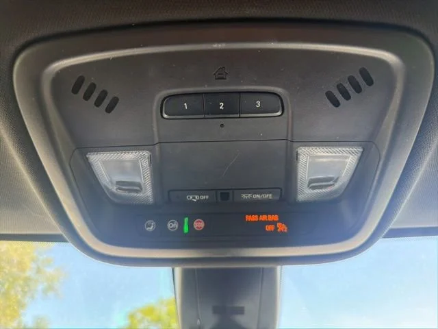 2023 Chevrolet Traverse 3LT - Photo 35