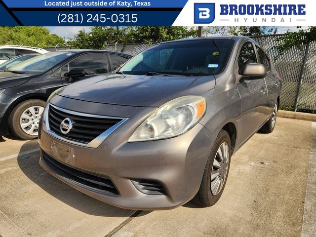 2014 Nissan Versa SV