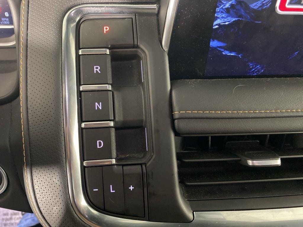 2024 GMC Yukon AT4 - Photo 19