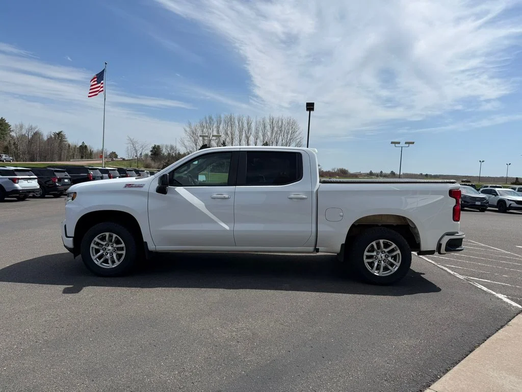 Used 2021 White Chevrolet RST image 8