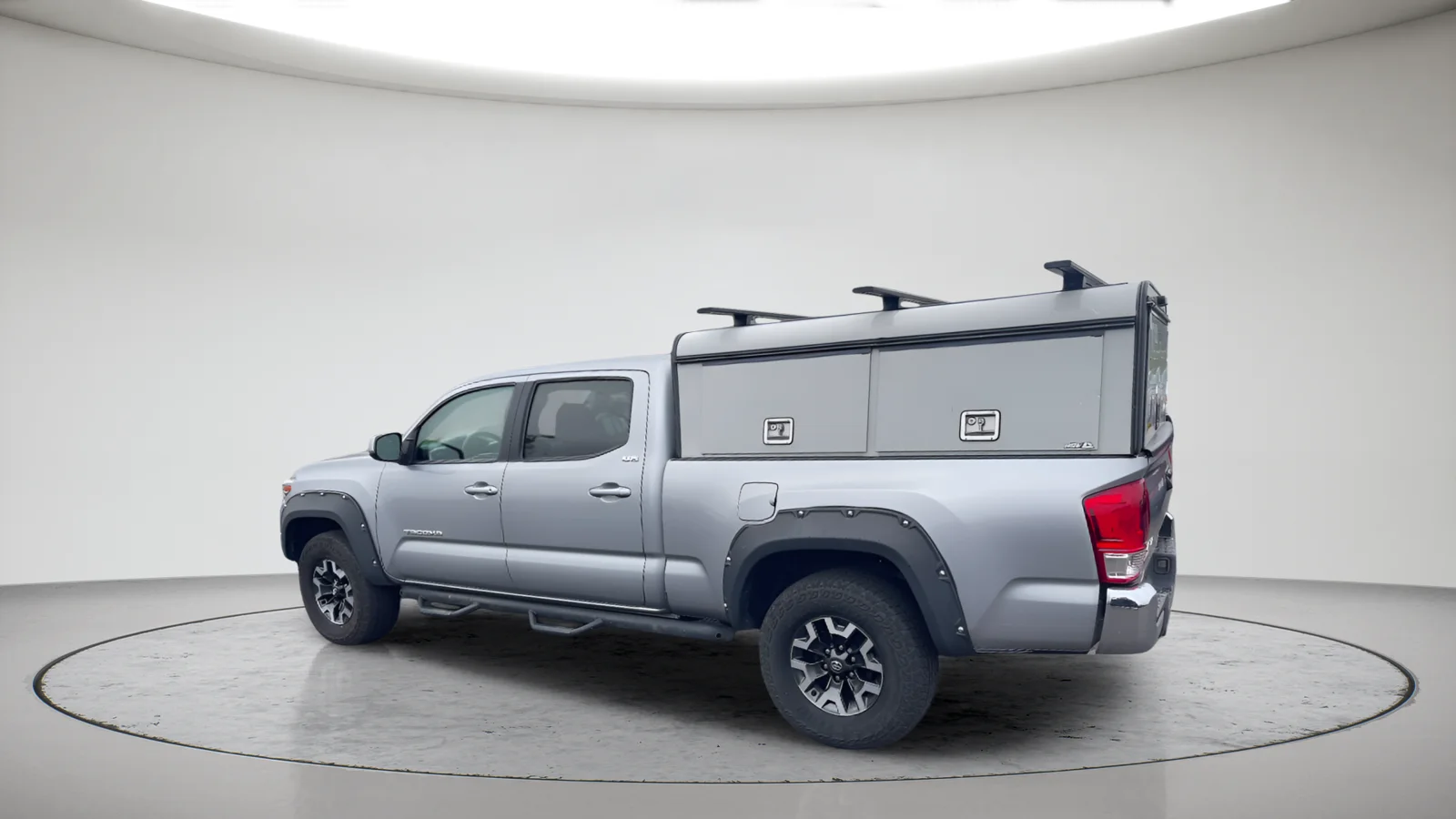 Used 2017 Silver Toyota SR5 image 10