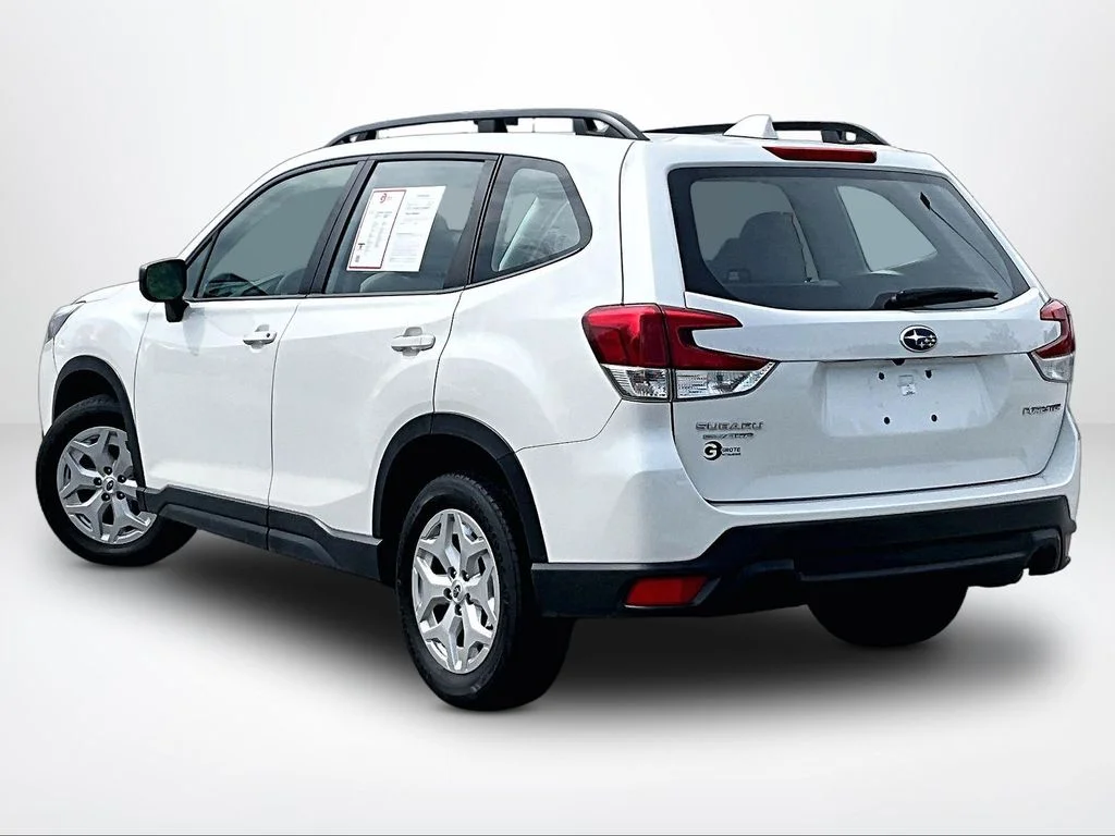 Used 2023 White Subaru Base image 14