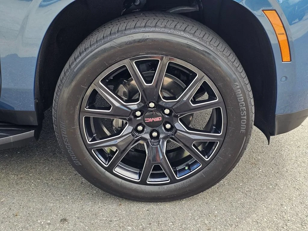Used 2025 Downpour Metallic GMC Elevation image 9