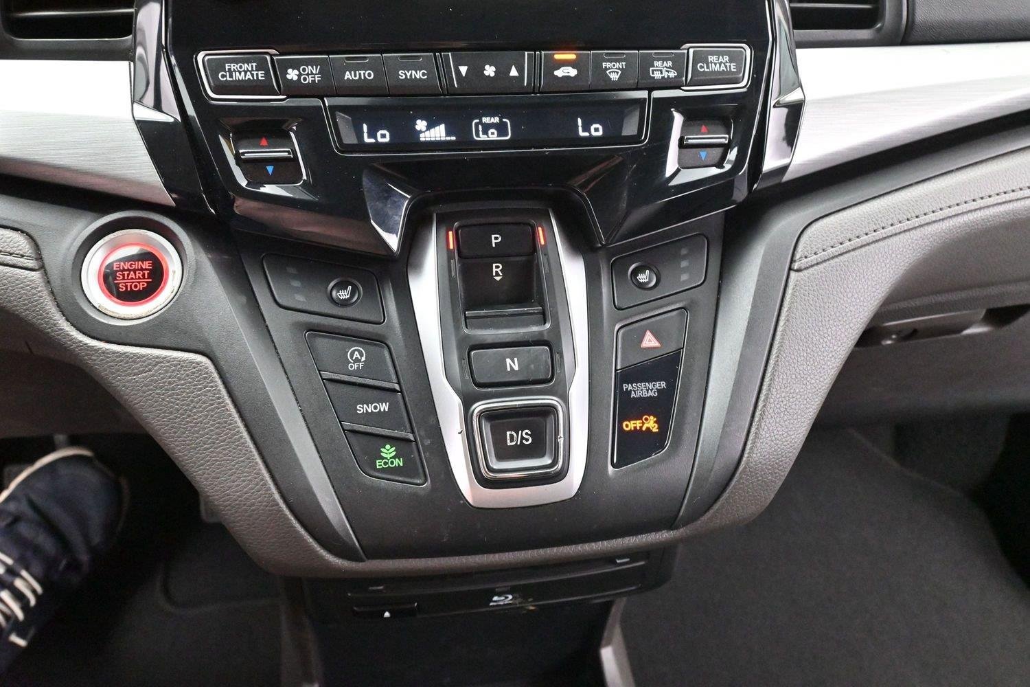 Used 2019 White Diamond Pearl Honda Touring image 26