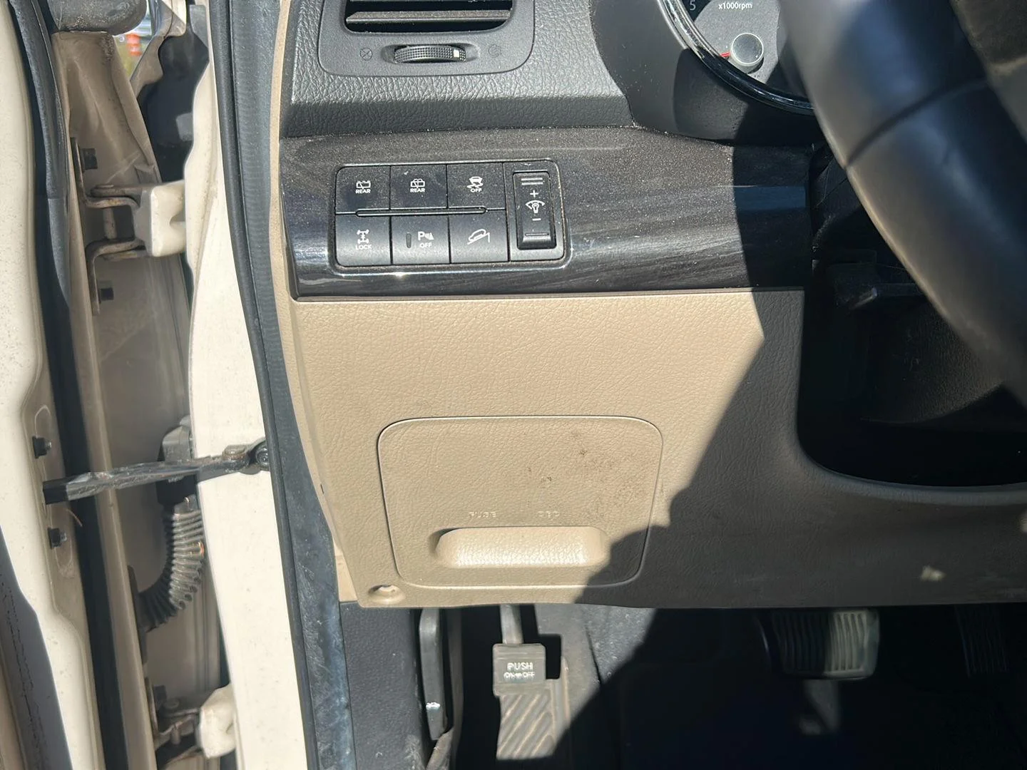 Used 2011 White Sand Beige Kia EX image 13