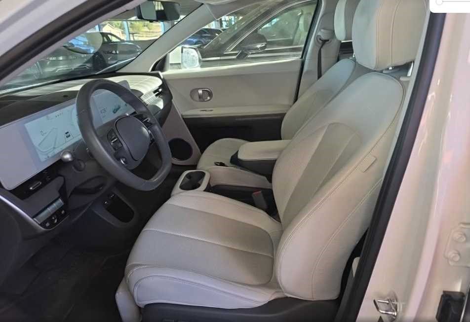 Used 2024 Atlas White Hyundai Limited image 8