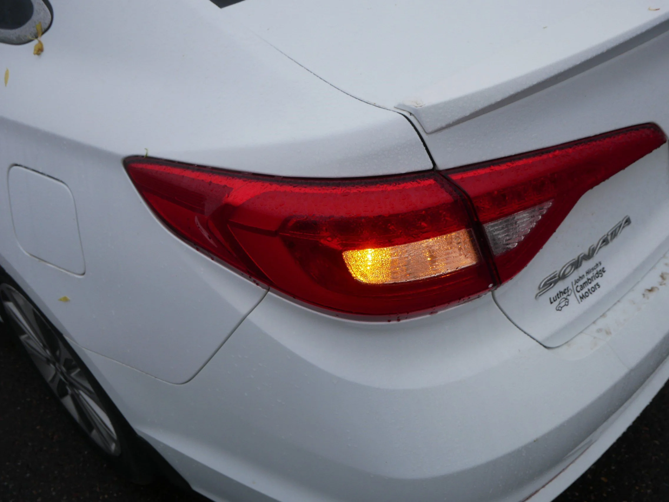 Used 2017 Quartz White Pearl Hyundai Limited image 17