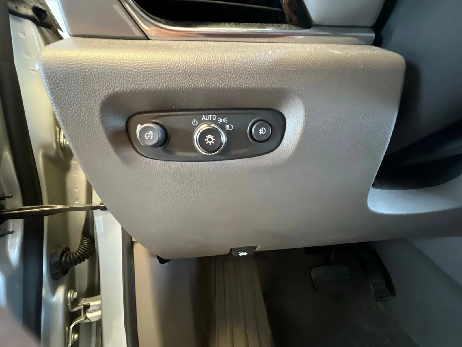 Used 2019 Silver Ice Metallic Chevrolet LT image 21