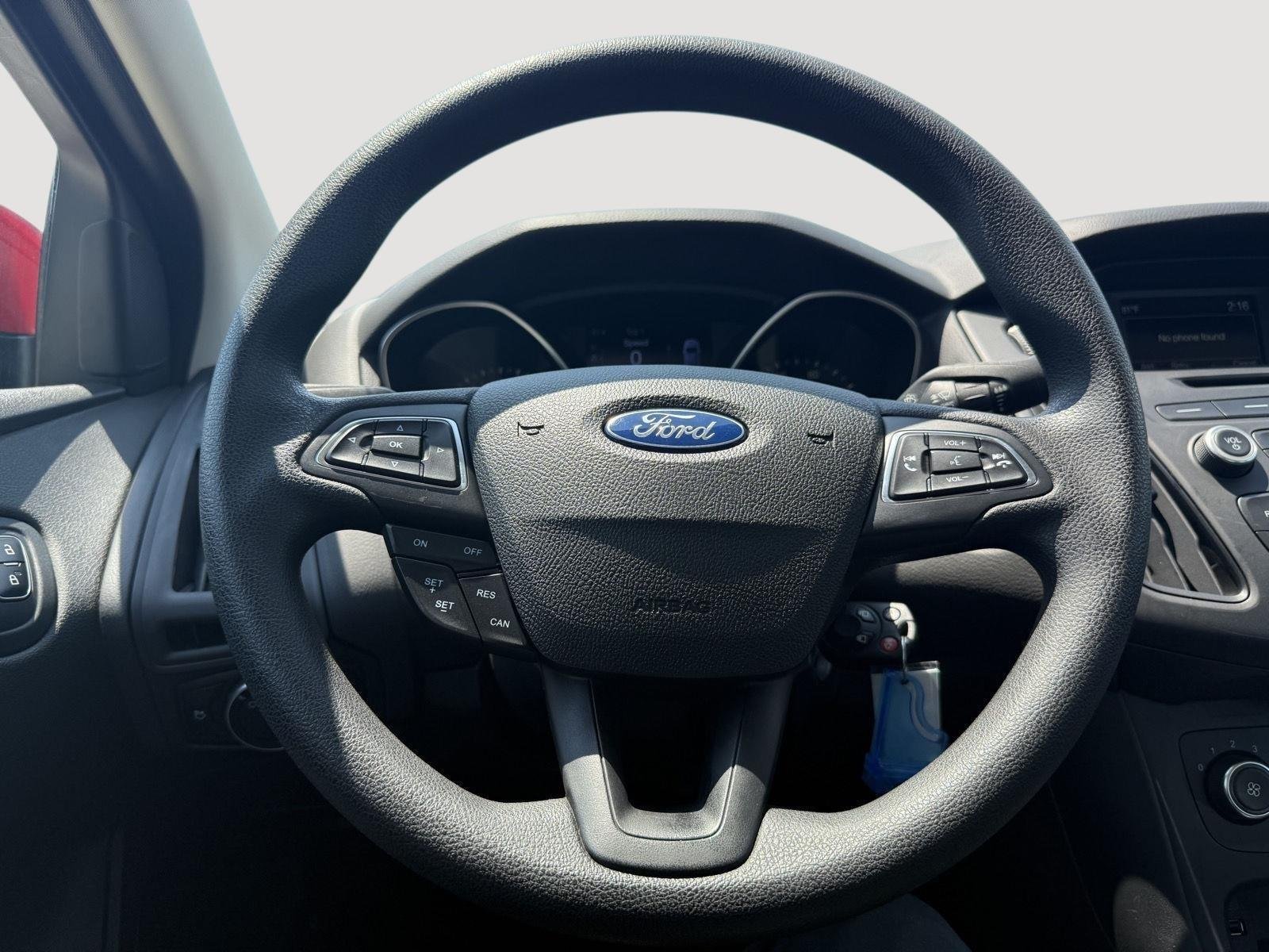 Used 2016 Race Red Ford SE image 10