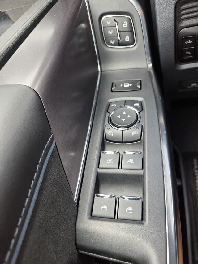 New 2026 Star White Metallic Tri-Coat Ford F-450® Platinum® image 21