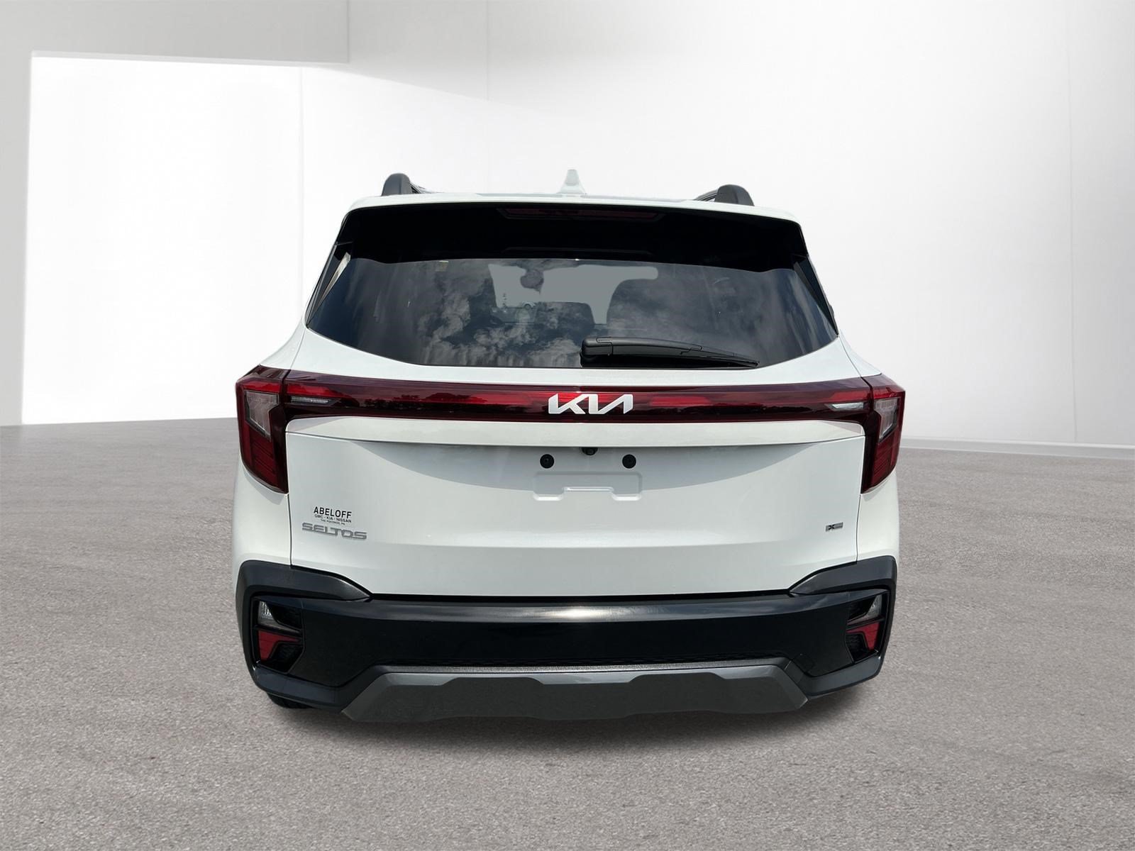 Certified Used 2024 Snow White Pearl Kia X-Line image 4