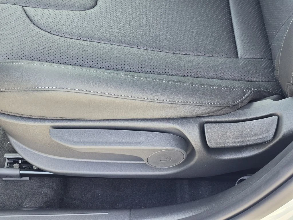 New 2026 Black Hyundai SEL Sport image 18