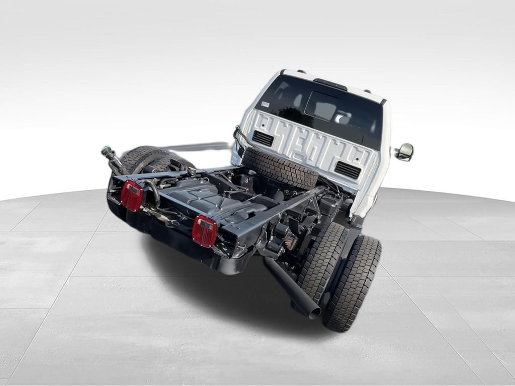 Used 2025 White Ford XL image 8