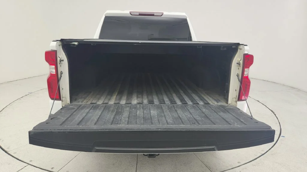Used 2022 SUMMIT WHITE Chevrolet RST image 34