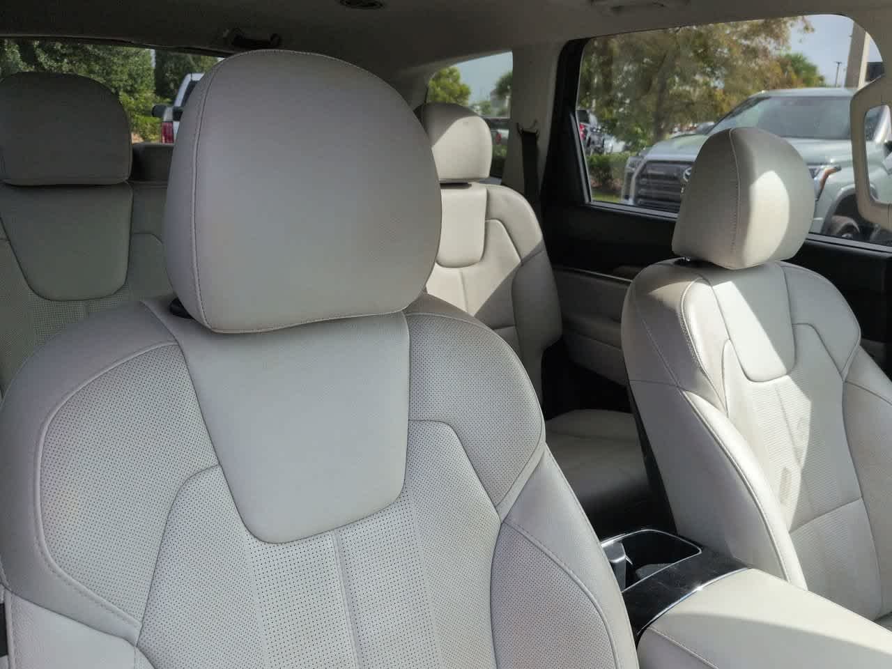 Used 2020 Green Kia EX image 7