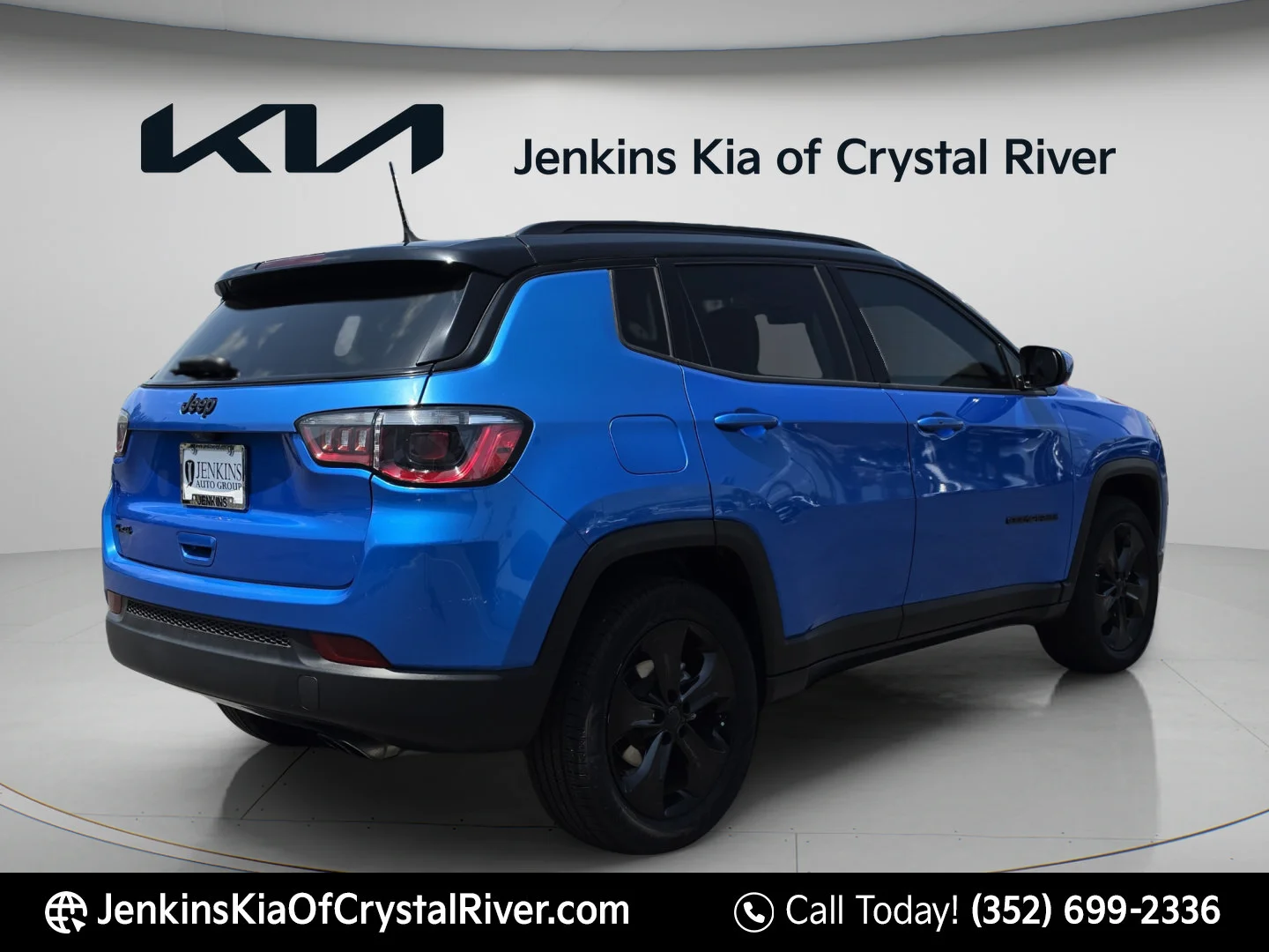 Used 2021 Laser Blue Pearlcoat Jeep Altitude image 5