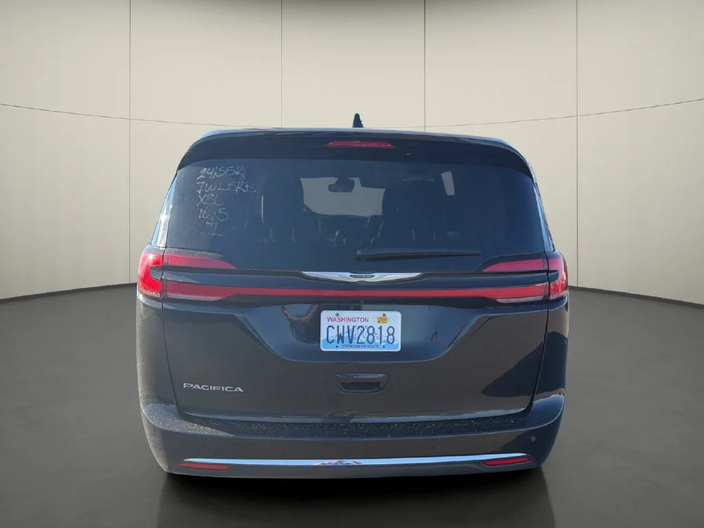 Used 2024 Black Chrysler Touring L image 6