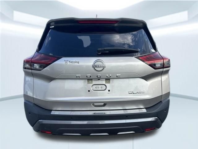 Used 2022 Gold Nissan SL image 7